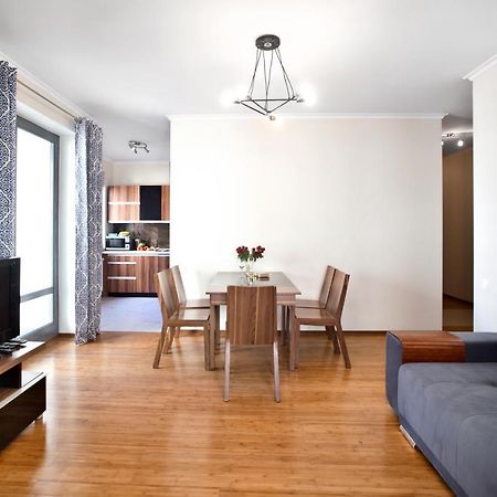 2 Bedrooms Bukowinska P&O Serviced Apartments Varsóvia Exterior foto