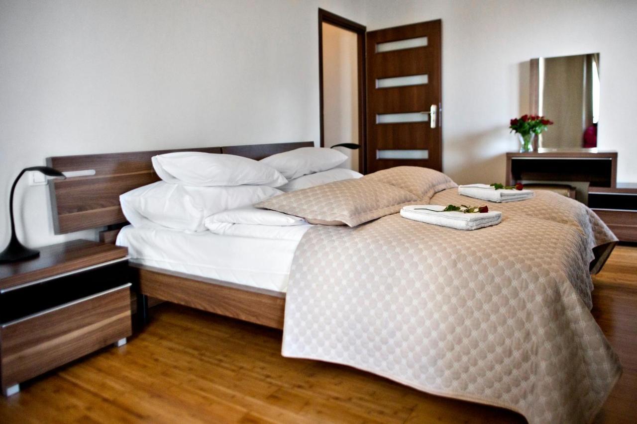 2 Bedrooms Bukowinska P&O Serviced Apartments Varsóvia Exterior foto